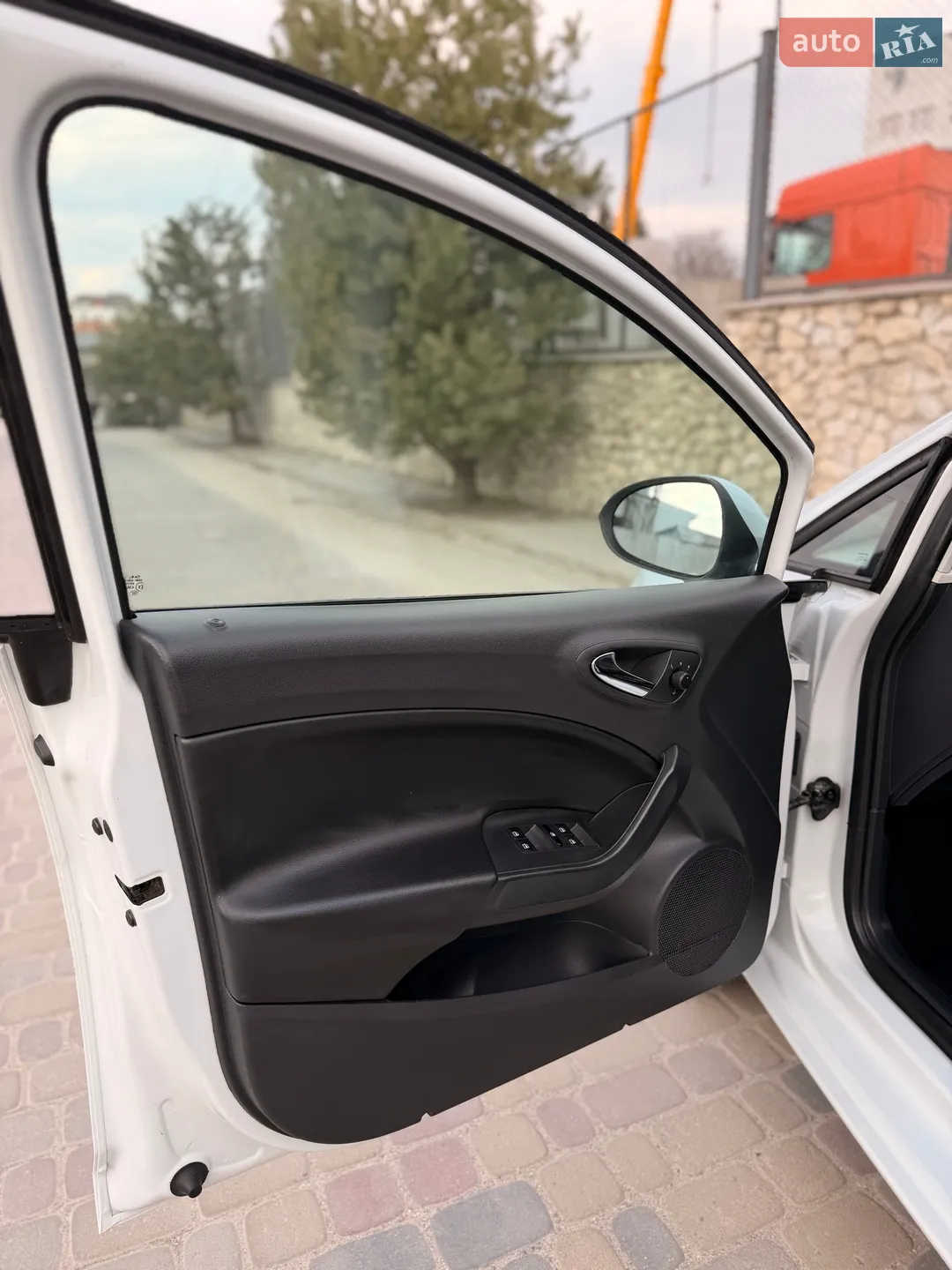 2012 SEAT Ibiza - мініатюра 20