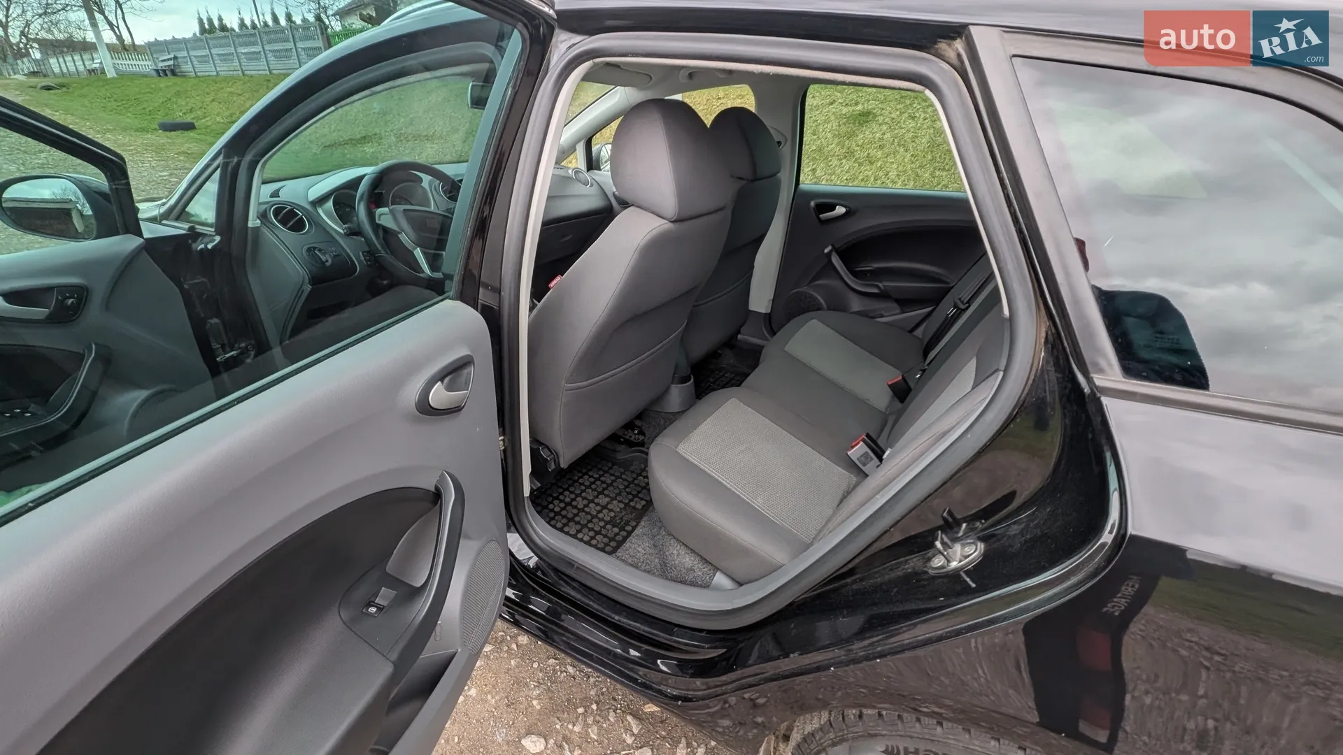 2011 SEAT Ibiza - мініатюра 3