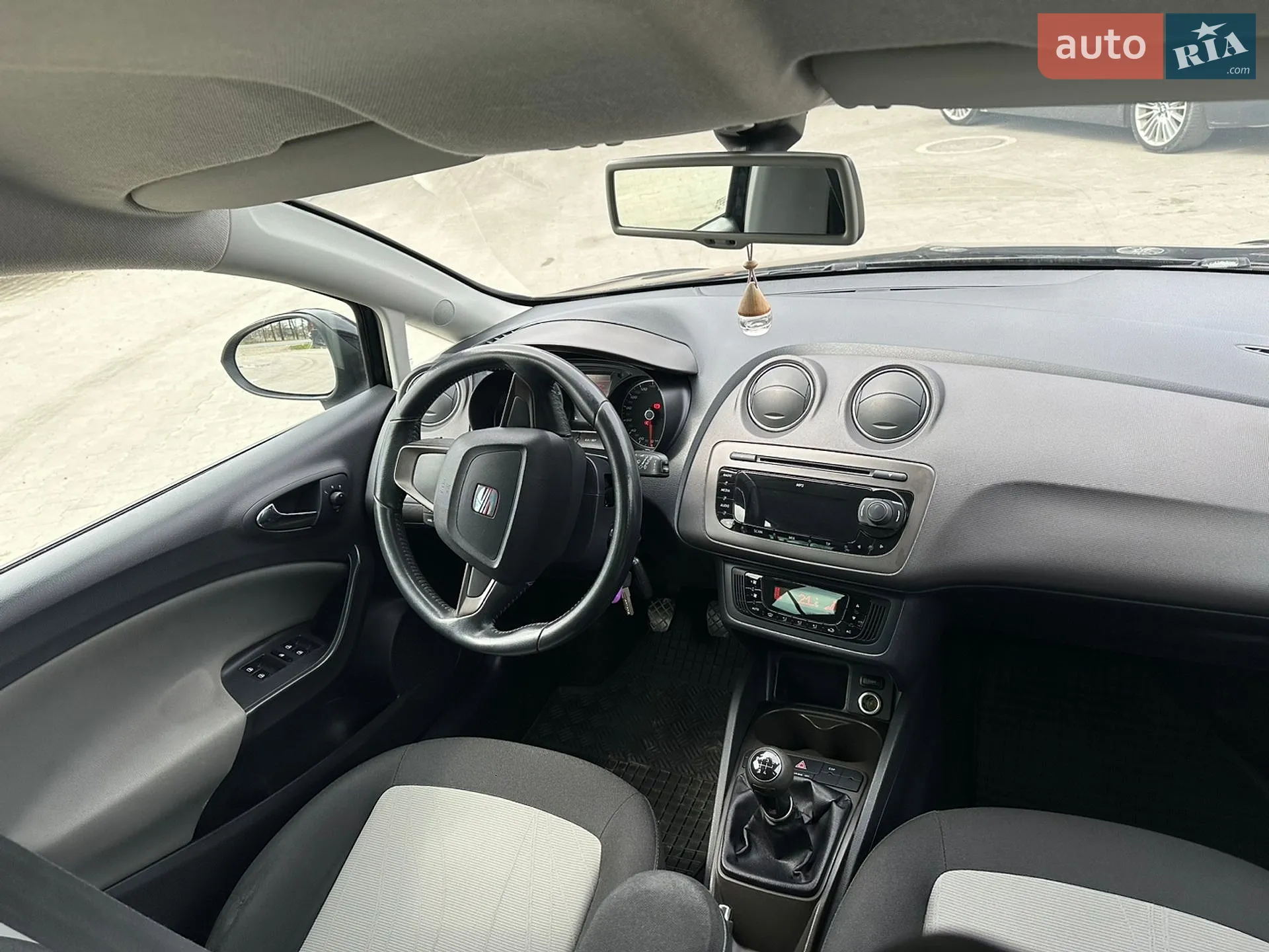 2012 SEAT Ibiza - мініатюра 16
