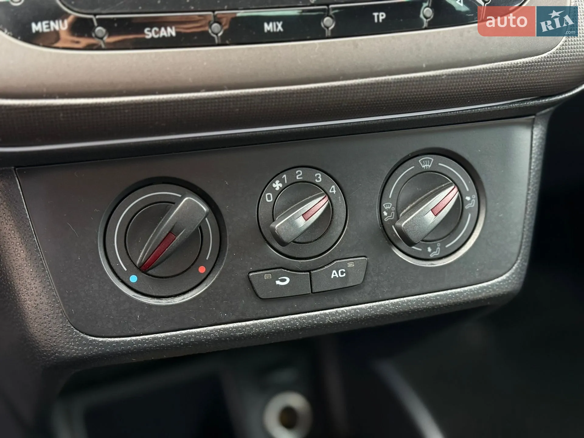 2012 SEAT Ibiza - мініатюра 17