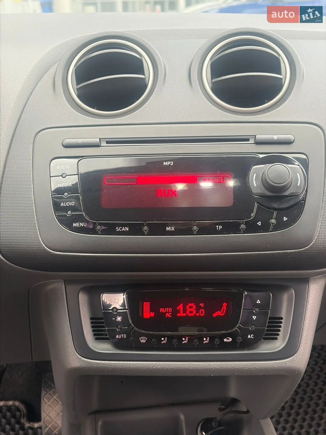 2012 SEAT Ibiza - мініатюра 23