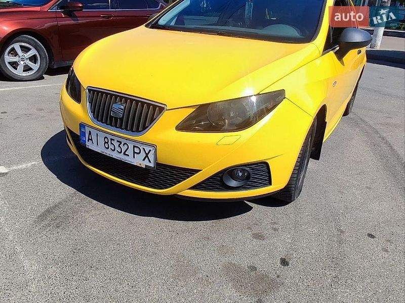 Хэтчбек SEAT Ibiza 2011 в Киеве