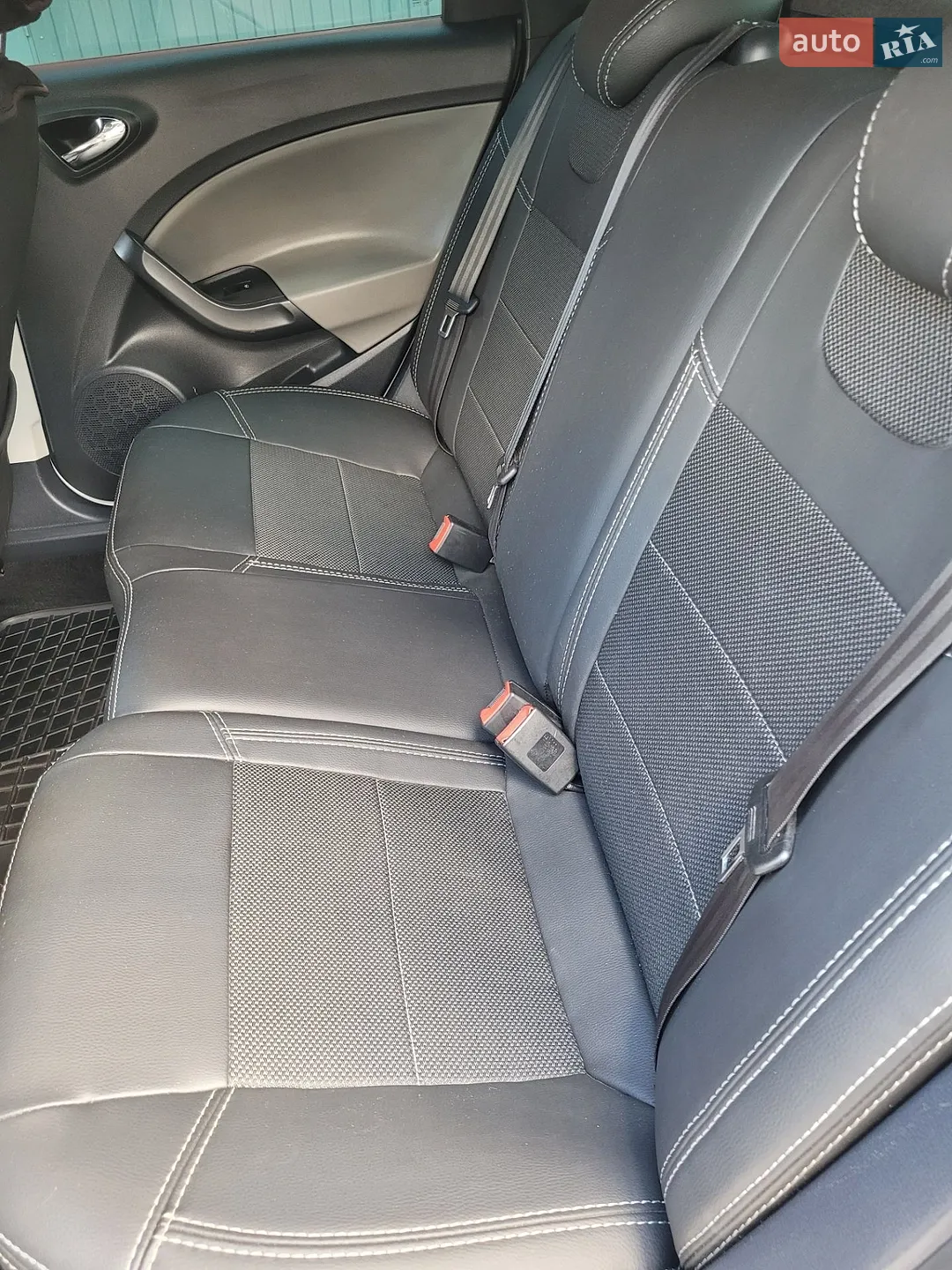 2012 SEAT Ibiza - мініатюра 10