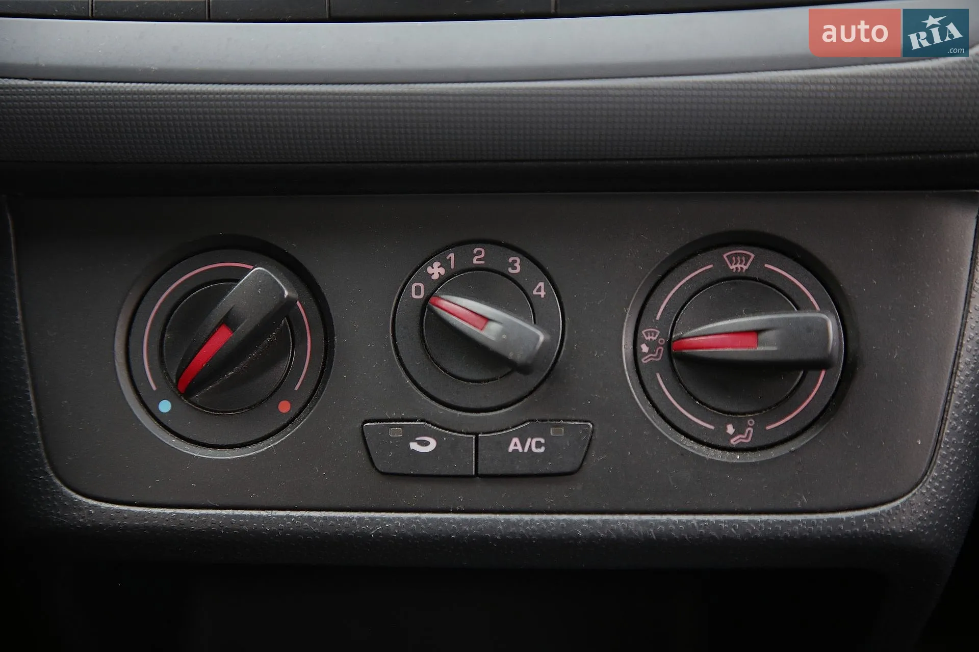 2014 SEAT Ibiza - мініатюра 16