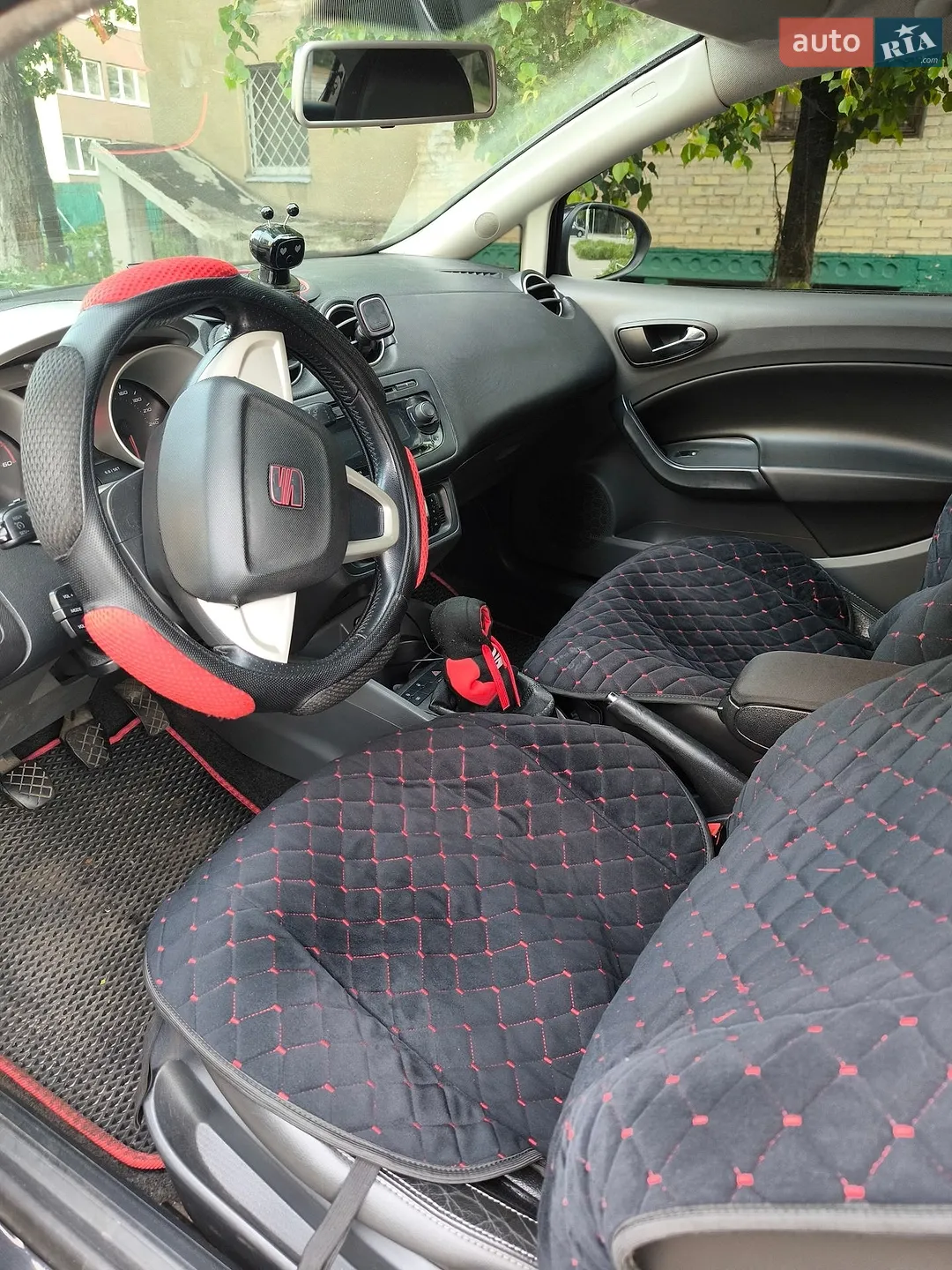 2010 SEAT Ibiza - мініатюра 16
