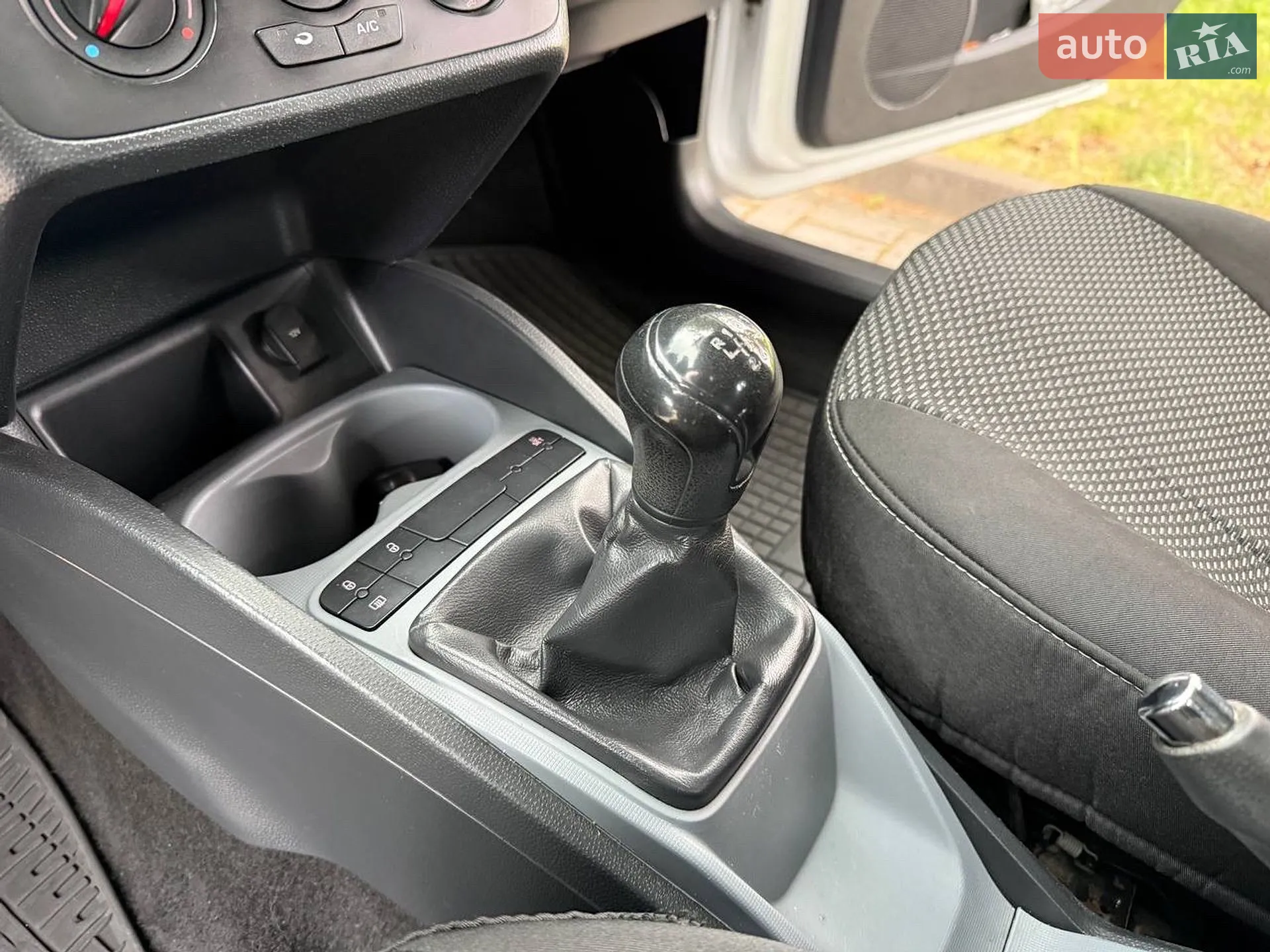 2015 SEAT Ibiza - мініатюра 51