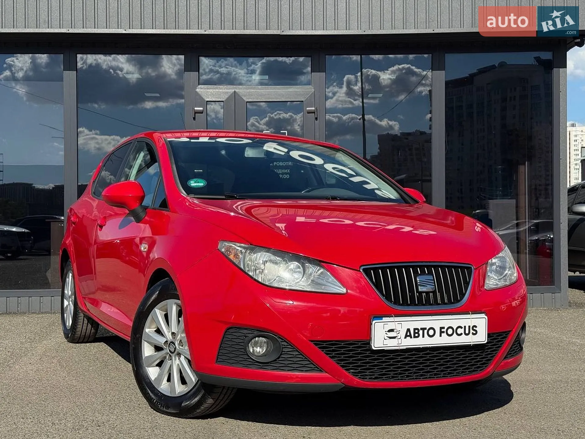 2011 SEAT Ibiza - мініатюра 2