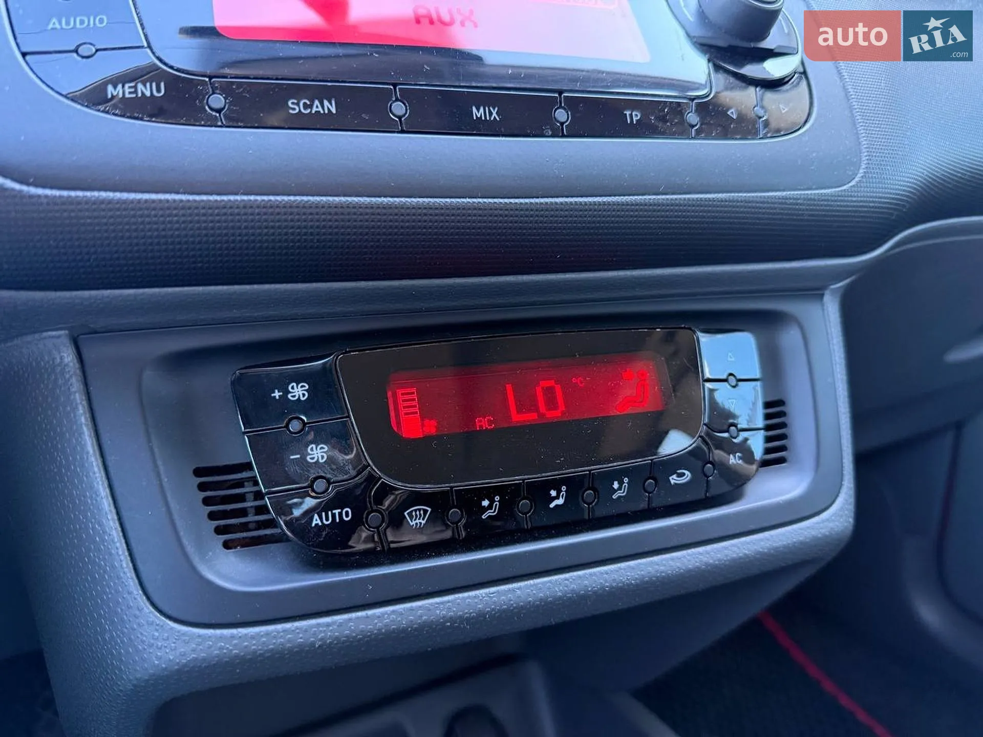 2011 SEAT Ibiza - мініатюра 22