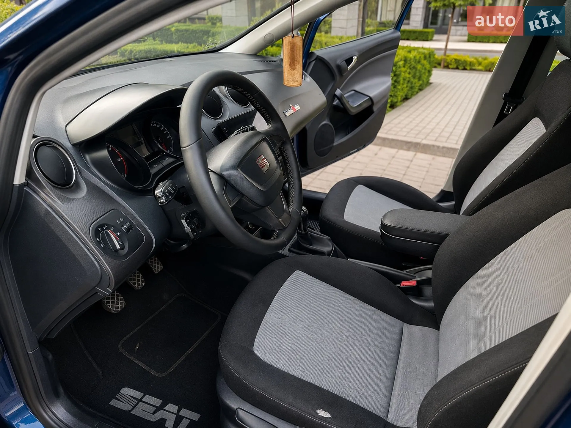 2012 SEAT Ibiza - мініатюра 8