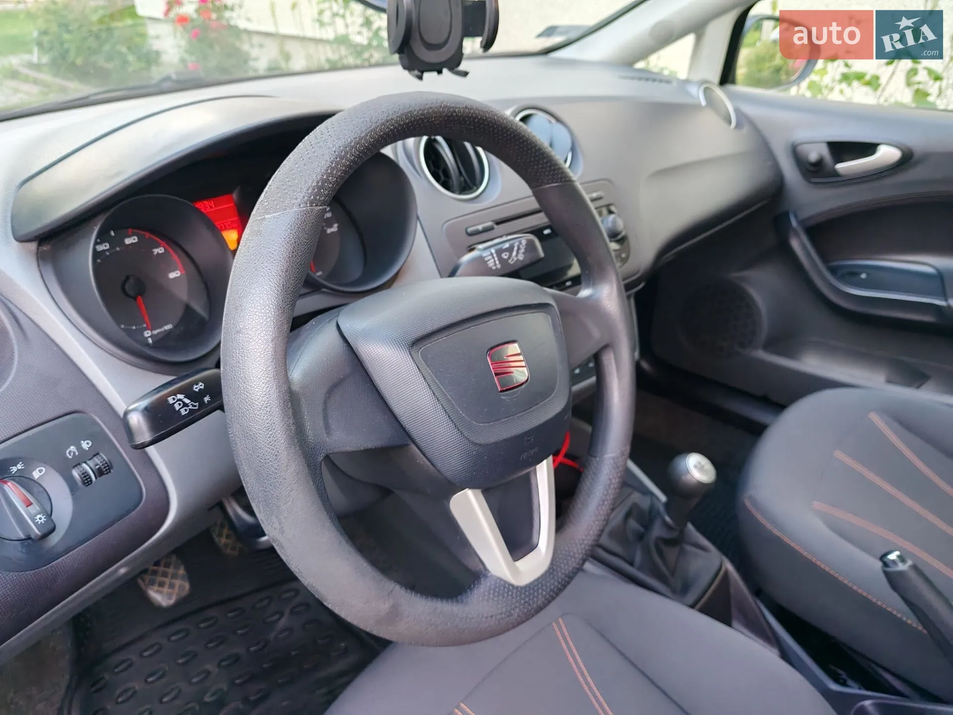 2010 SEAT Ibiza - мініатюра 14