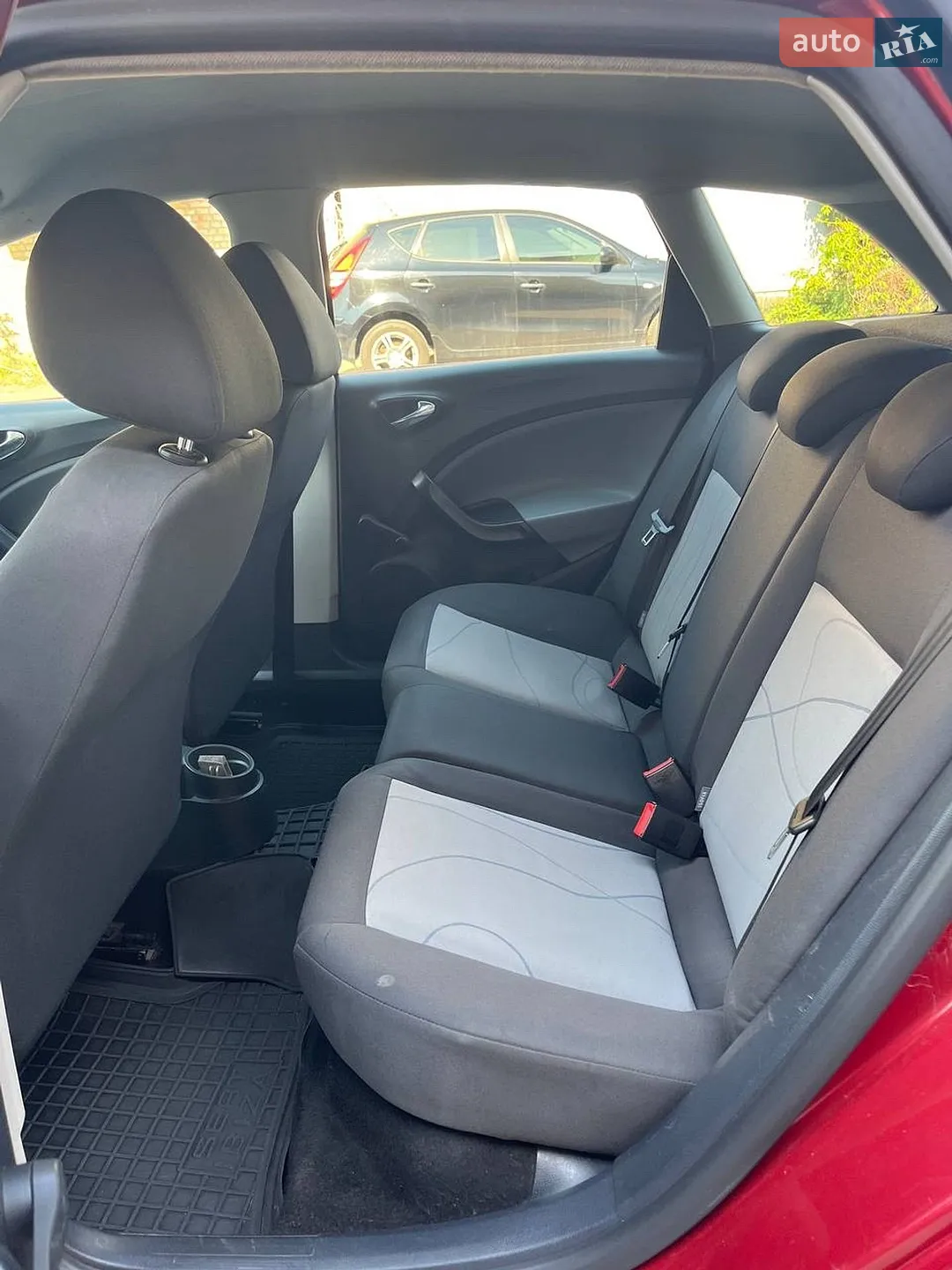 2014 SEAT Ibiza - мініатюра 13