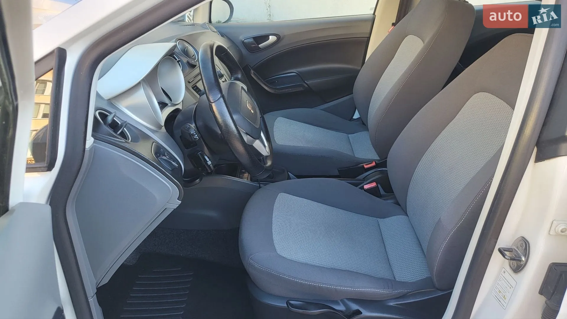 2011 SEAT Ibiza - мініатюра 8