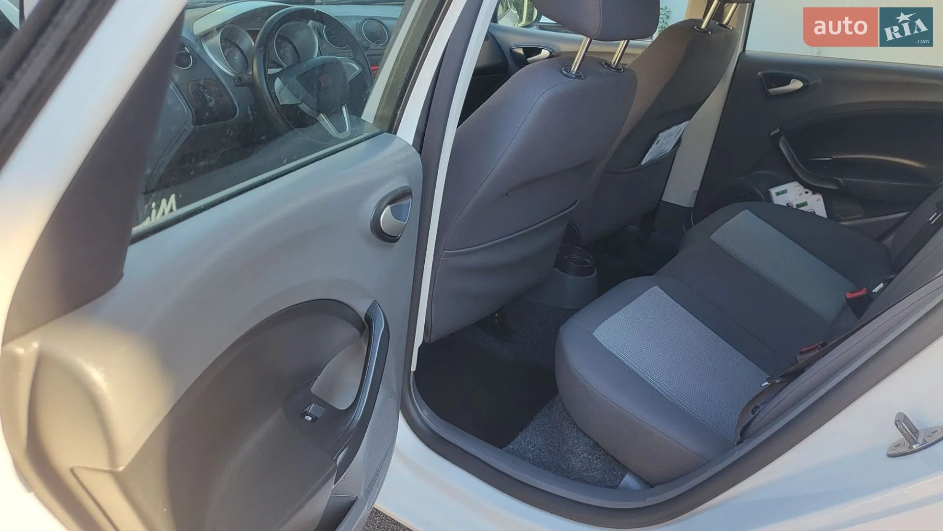 2011 SEAT Ibiza - мініатюра 10