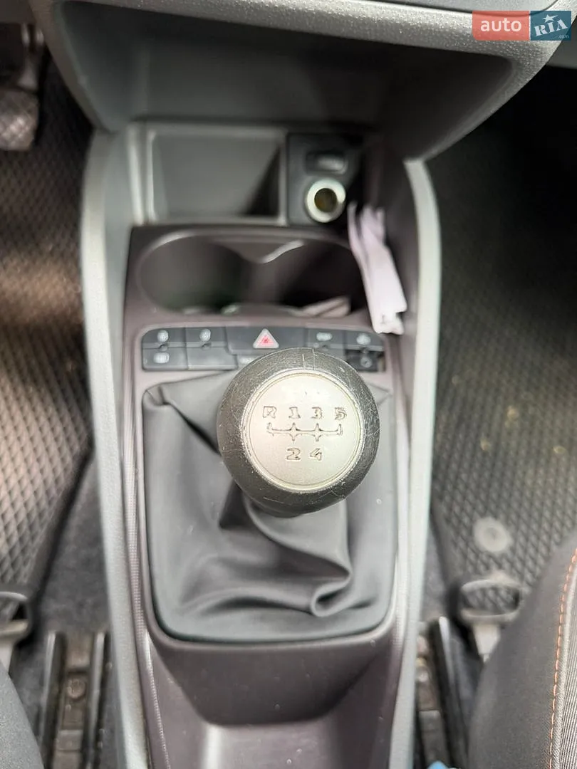 2011 SEAT Ibiza - мініатюра 10