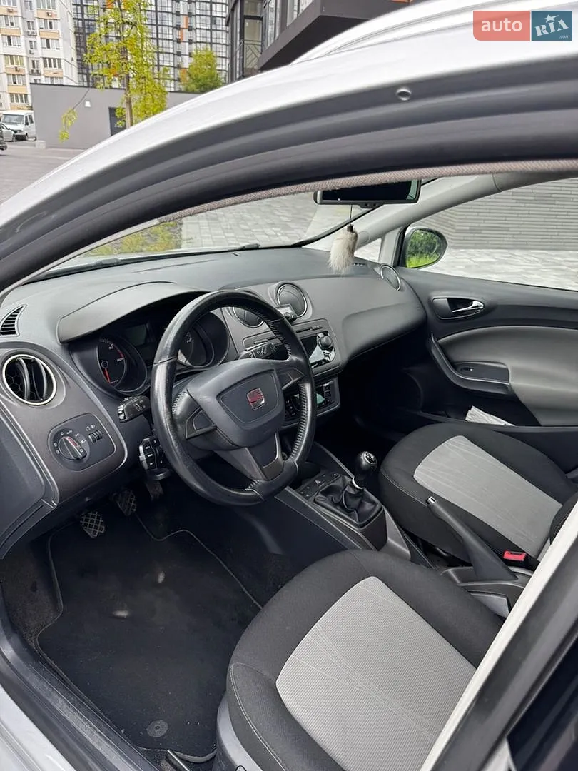 2012 SEAT Ibiza - мініатюра 9