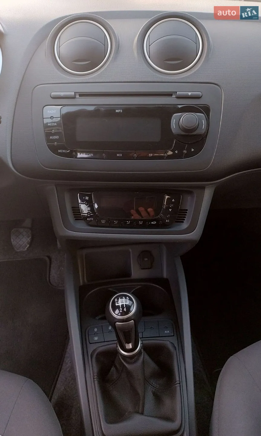 2010 SEAT Ibiza - мініатюра 12