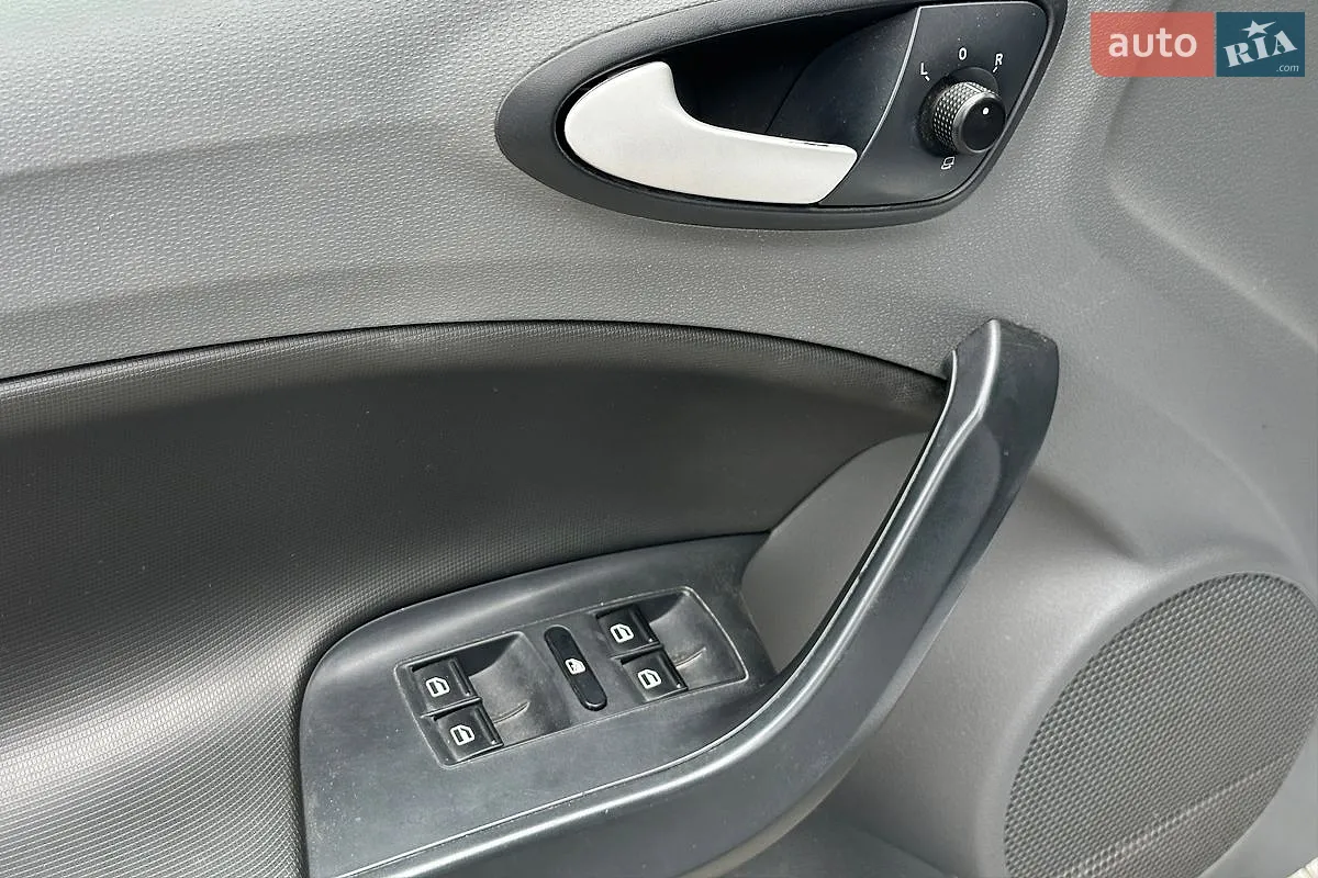 2011 SEAT Ibiza - мініатюра 18