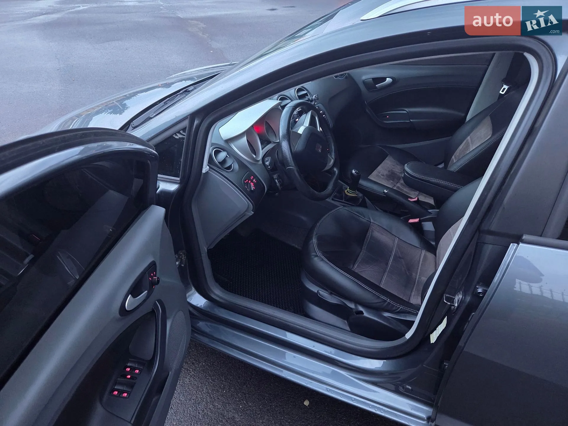 2011 SEAT Ibiza - мініатюра 12