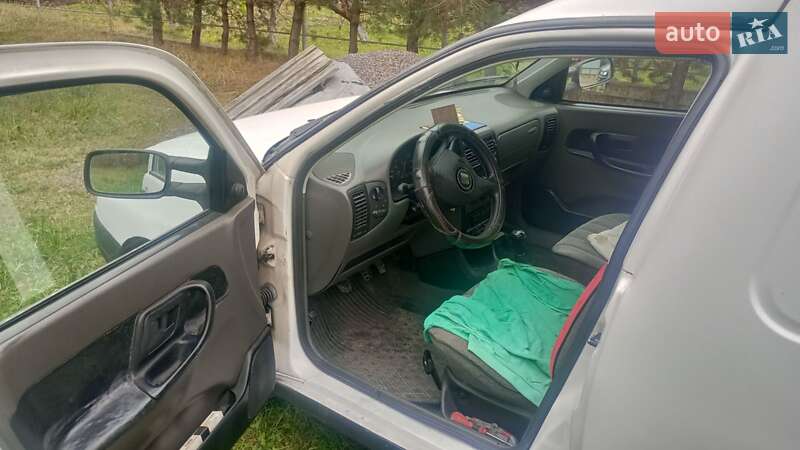 Грузовой фургон SEAT Inca 2000 в Львове