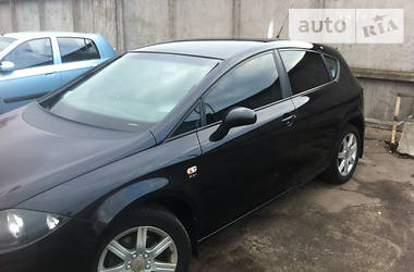 Хэтчбек SEAT Leon 2006 в Киеве