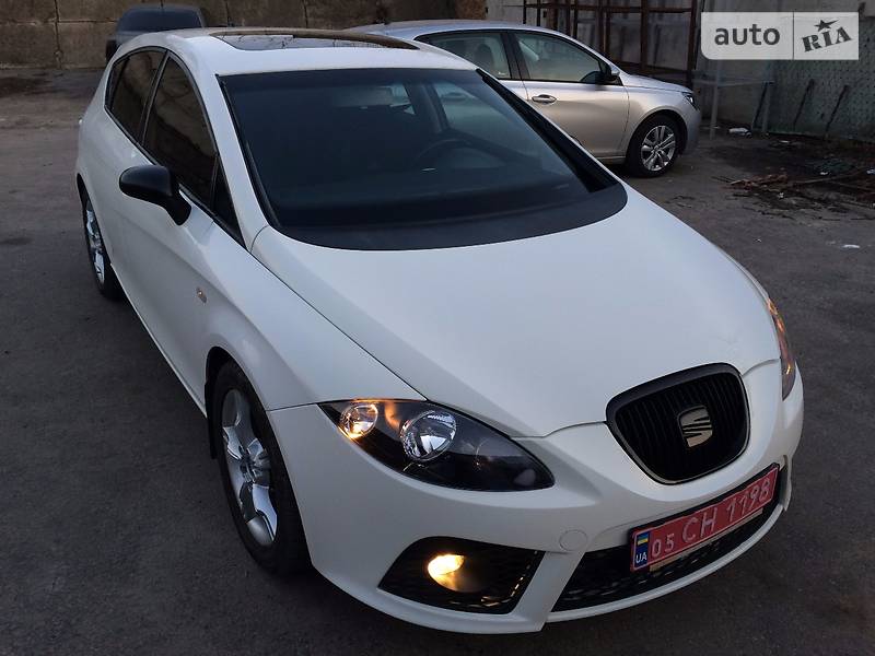 Хэтчбек SEAT Leon 2009 в Умани