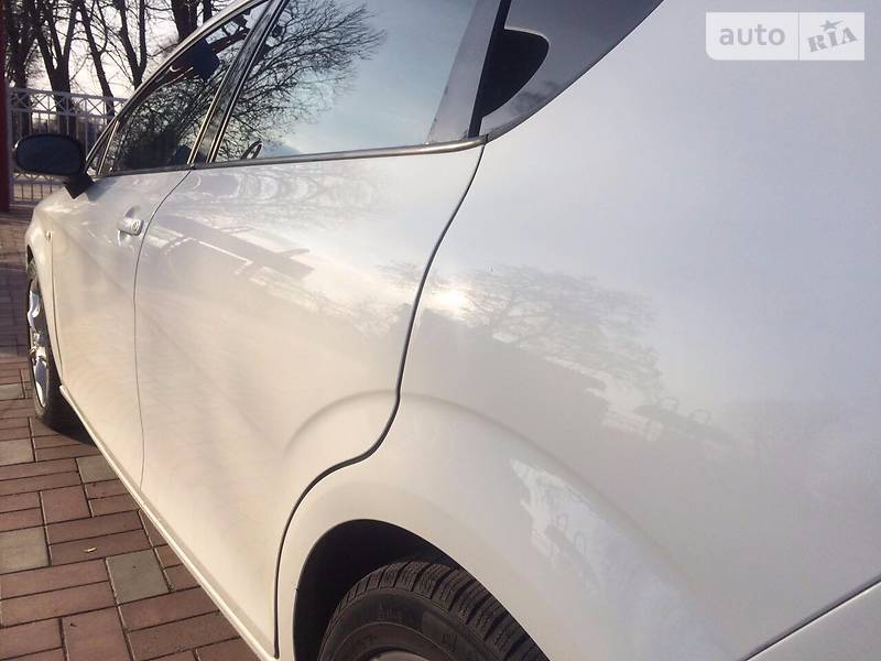 Хэтчбек SEAT Leon 2009 в Умани