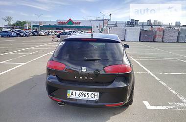 Хэтчбек SEAT Leon 2010 в Киеве