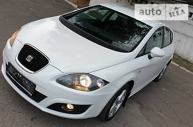 Седан SEAT Leon 2012 в Каменском