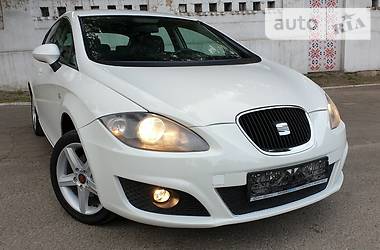 Седан SEAT Leon 2012 в Каменском