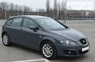 Хетчбек SEAT Leon 2011 в 