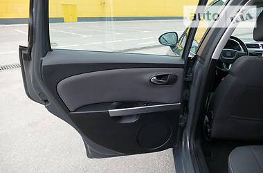 Хетчбек SEAT Leon 2011 в 