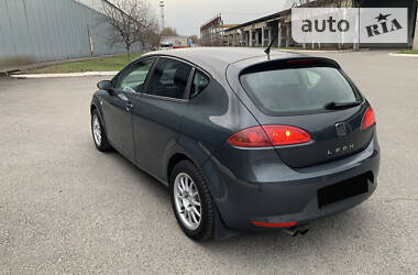 Хетчбек SEAT Leon 2006 в 