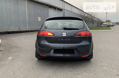 Хетчбек SEAT Leon 2006 в 