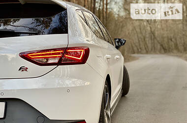 Хетчбек SEAT Leon 2016 в Києві