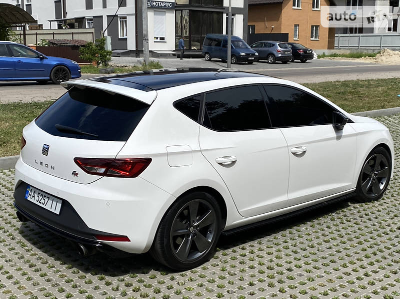 Хетчбек SEAT Leon 2016 в Києві