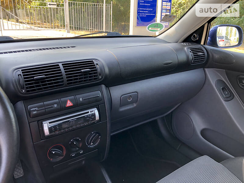 Хетчбек SEAT Leon 2003 в Кропивницькому