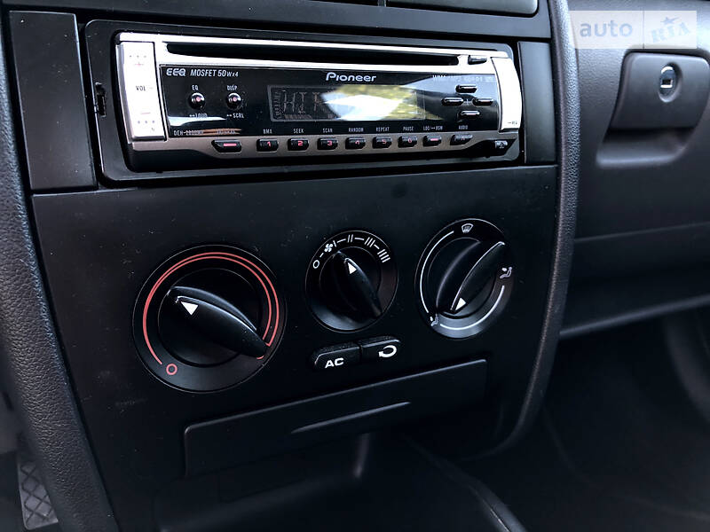 Хетчбек SEAT Leon 2003 в Кропивницькому