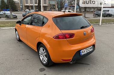 Хэтчбек SEAT Leon 2010 в Киеве