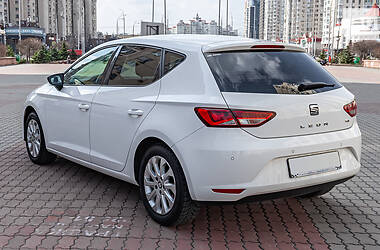 Хэтчбек SEAT Leon 2015 в 