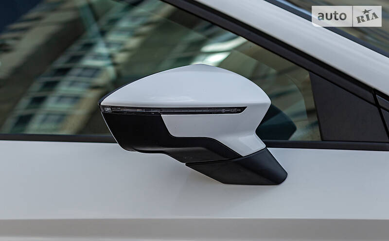 Хэтчбек SEAT Leon 2015 в Киеве