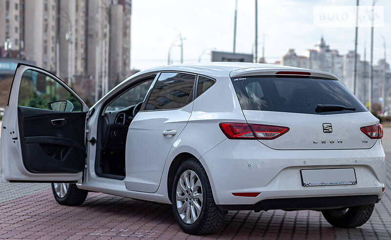 Хэтчбек SEAT Leon 2015 в Киеве
