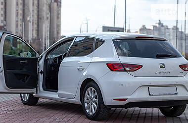 Хэтчбек SEAT Leon 2015 в 
