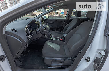 Хэтчбек SEAT Leon 2015 в 