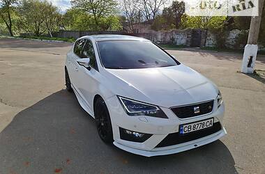 Хетчбек SEAT Leon 2016 в Чернігові