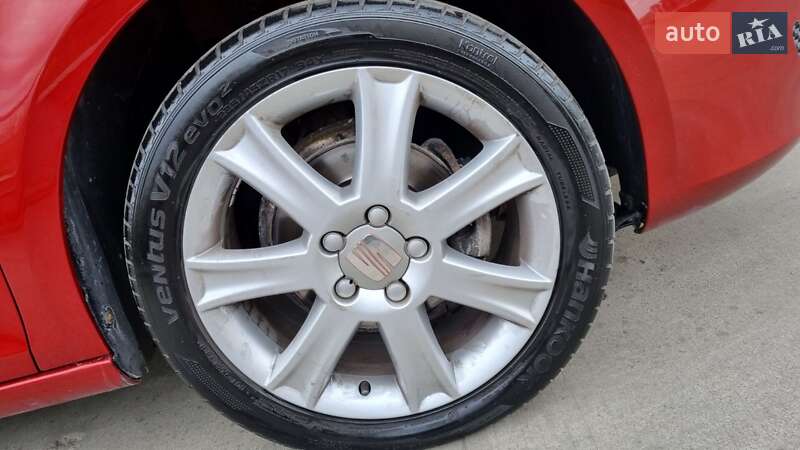 Хэтчбек SEAT Leon 2008 в Львове