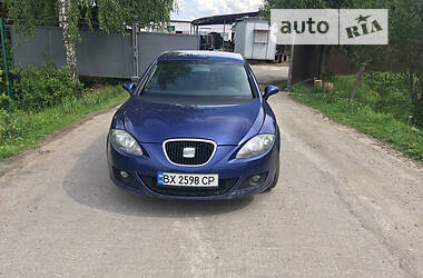 Хэтчбек SEAT Leon 2005 в Полонном