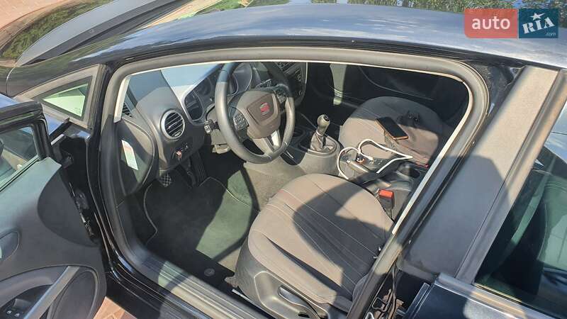 Хэтчбек SEAT Leon 2012 в Могилев-Подольске фото 2 Хэтчбек SEAT Leon 2012 в Могилев-Подольске