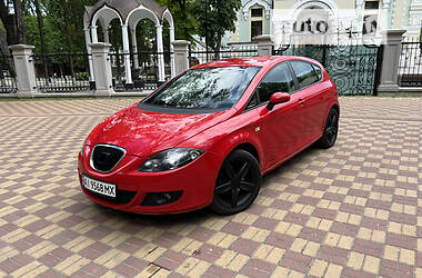 Хетчбек SEAT Leon 2008 в Києві