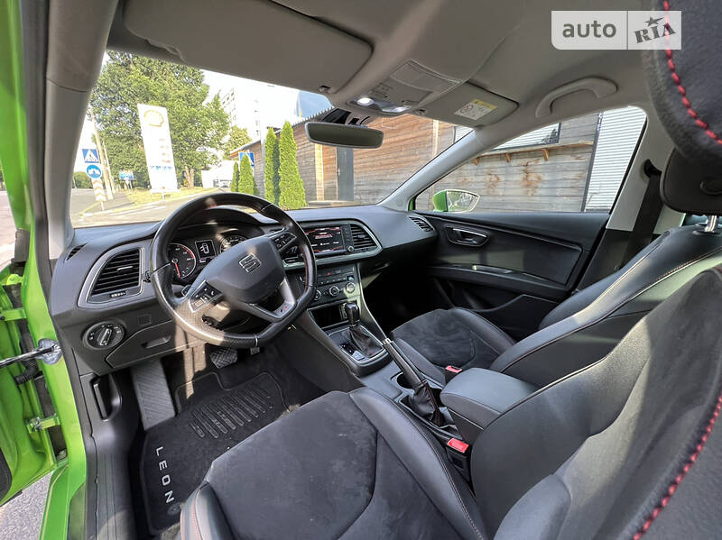Хэтчбек SEAT Leon 2016 в Киеве