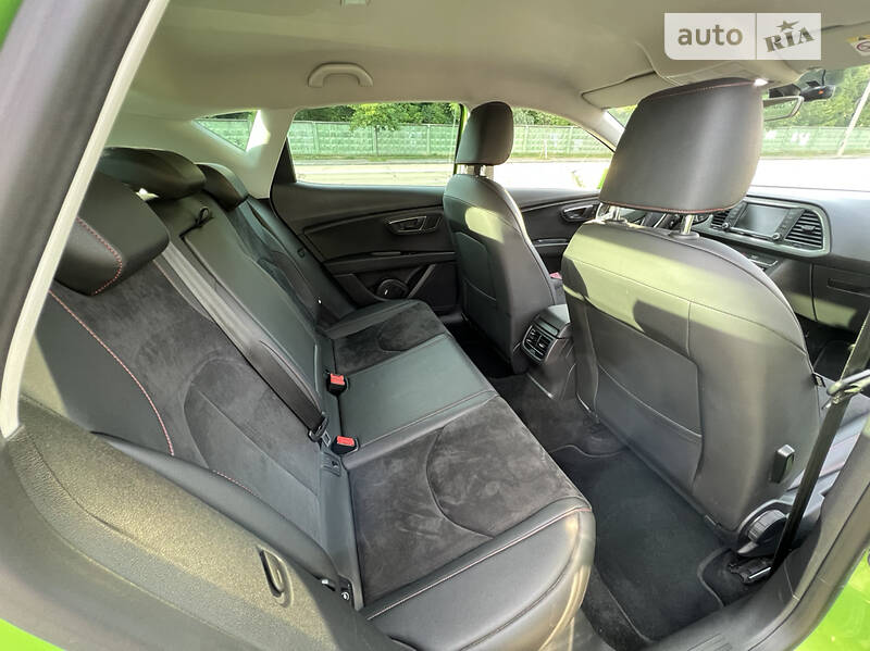 Хэтчбек SEAT Leon 2016 в Киеве
